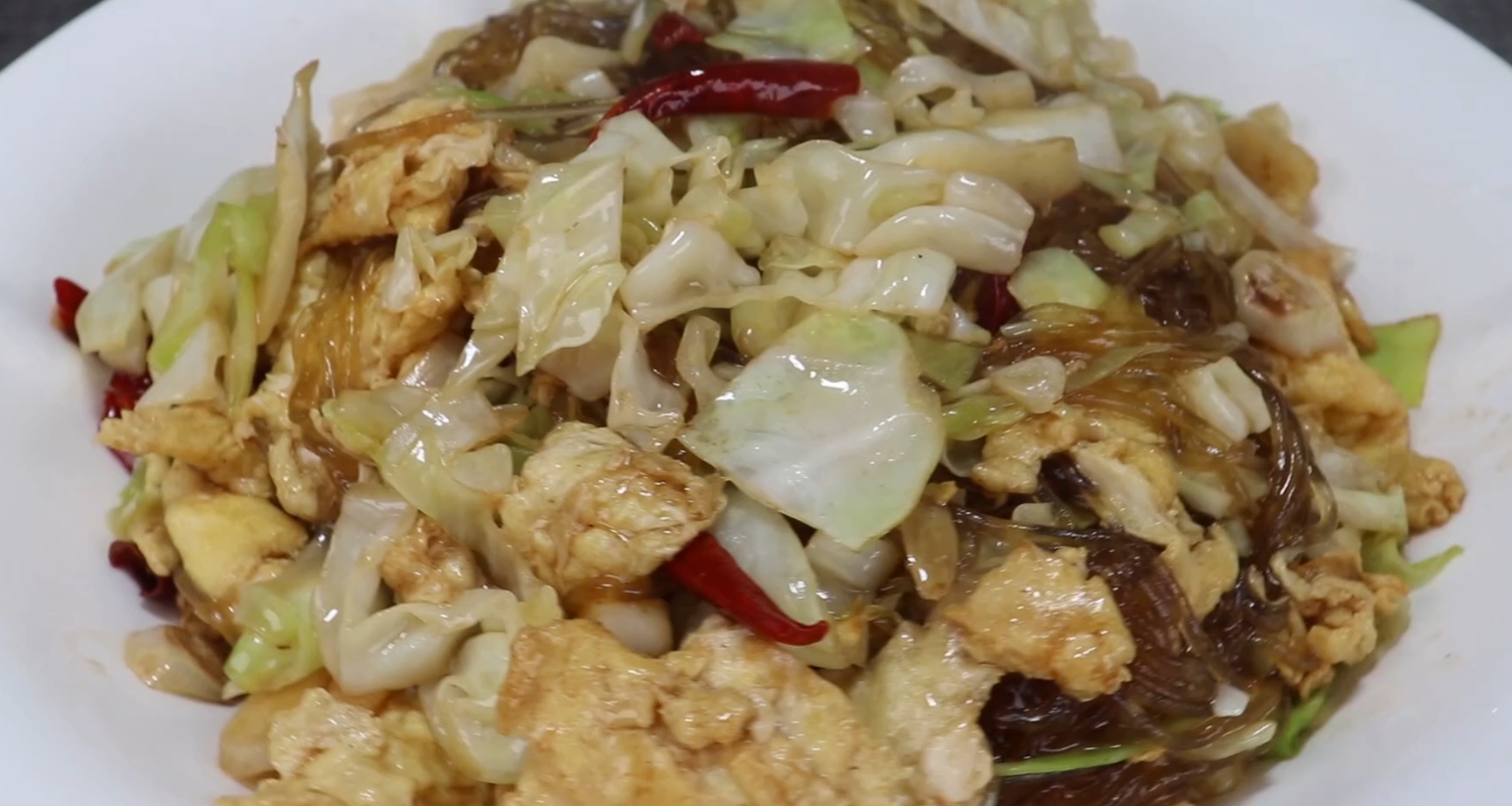 包菜最好吃做法，加3个鸡蛋，瞬间变美食，营养解馋像吃肉一样香