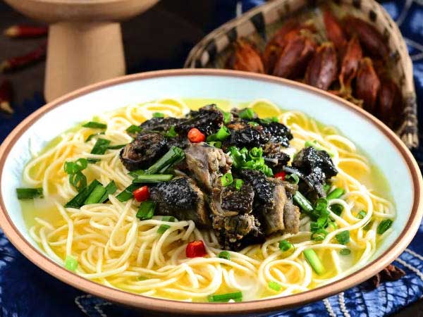 子宸什夹婆乌鸡米线加盟（总店位置、加盟费多少）