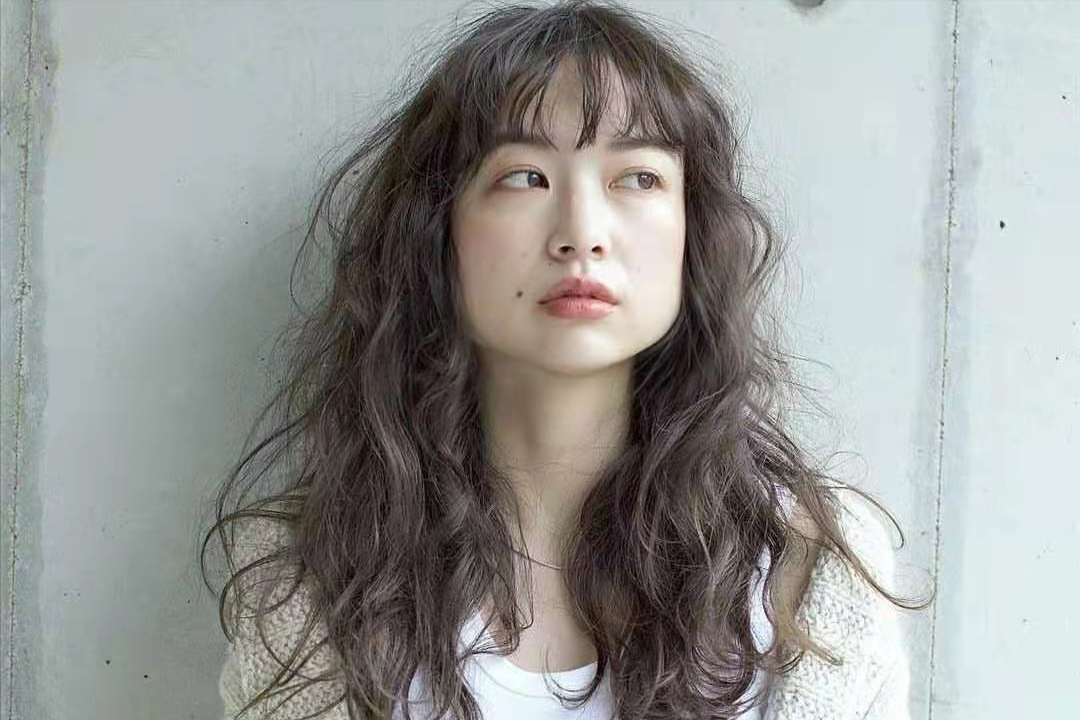 不要选择贴头皮的长直发或卷发 不要选择贴头皮的长直发或卷发